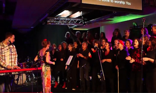 Liberty Gospel Choir met Jasper Mellema op de voorgrond